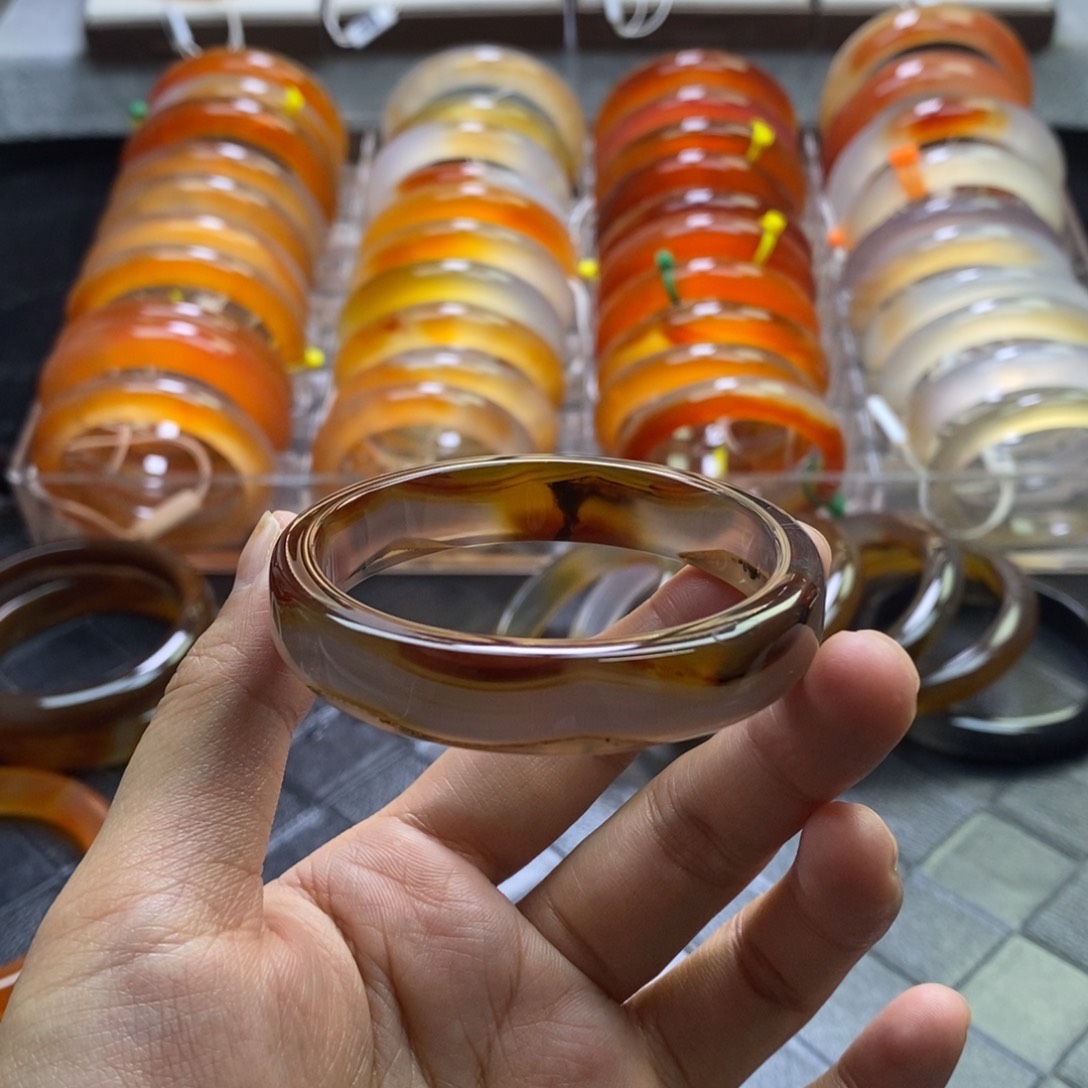 手镯玛瑙/玉髓未镶嵌