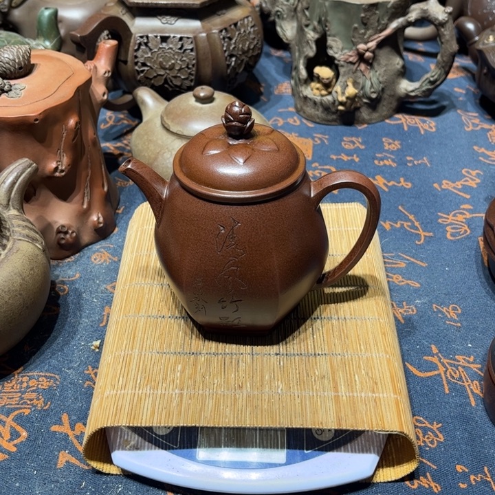 黔***范紫砂茶壶紫砂。           