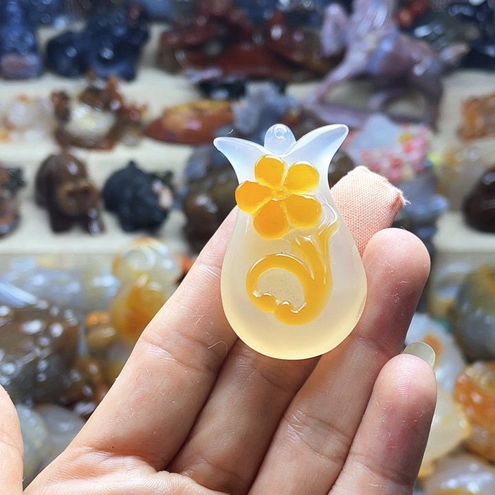 金***行玛瑙/玉髓饰品未镶嵌