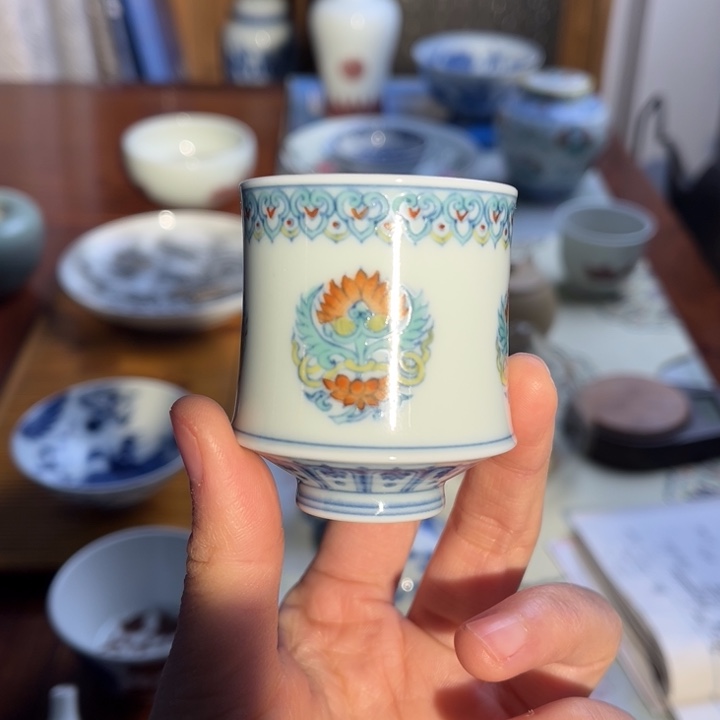 瓷片用****6源明青忆斗彩团宝相花马蹄杯