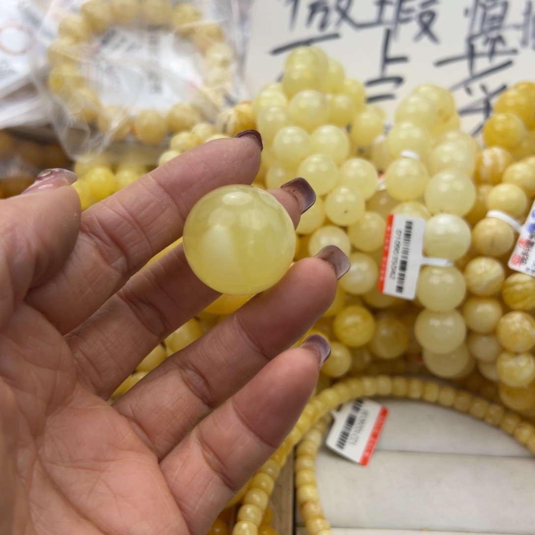 琥珀珠宝奇石未镶嵌