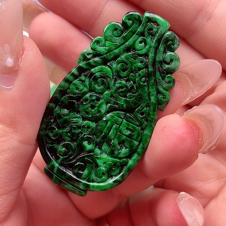 翡翠未镶嵌颈饰翡翠