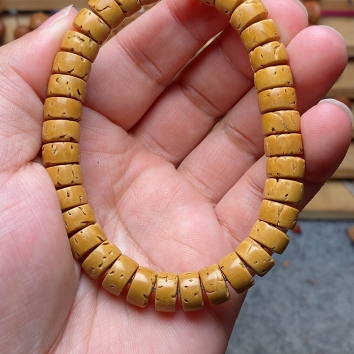 10x6桃核雕刻直切手串