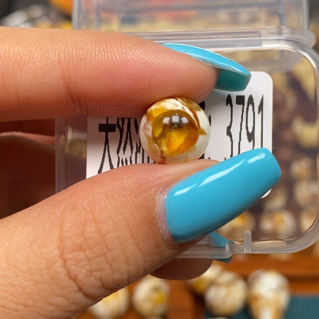 蜜蜡未镶嵌珠宝奇石3791