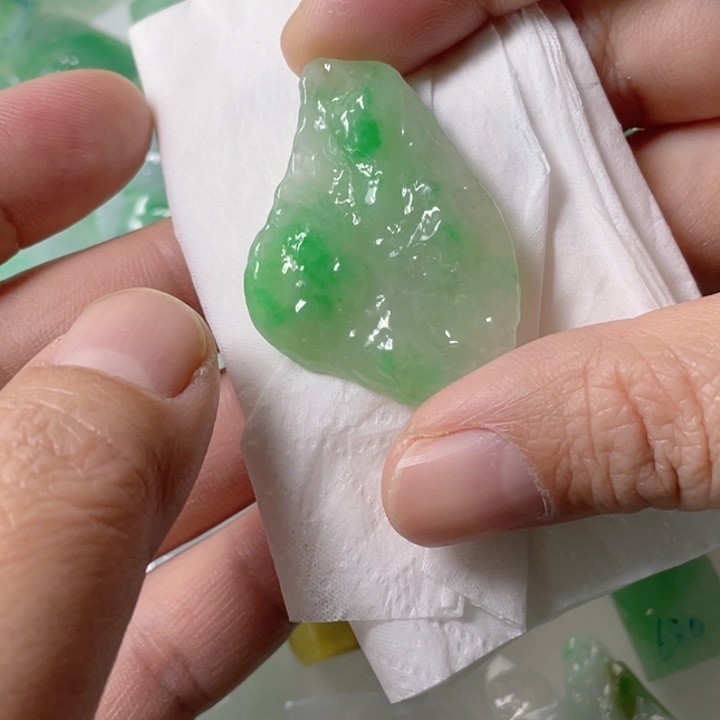 定制翡翠未镶嵌随行