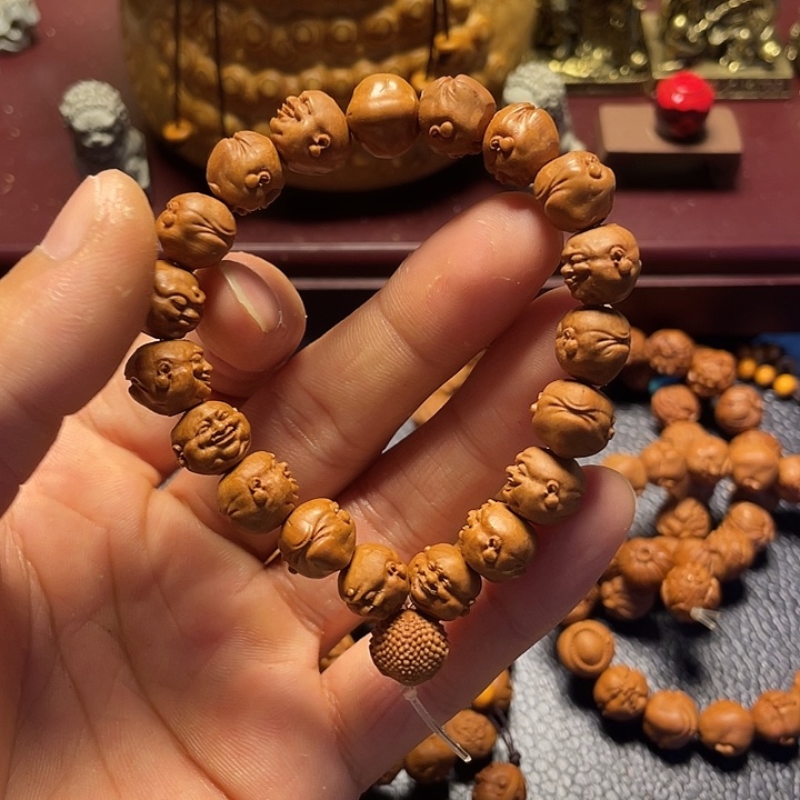 龙纹桃核雕刻百态