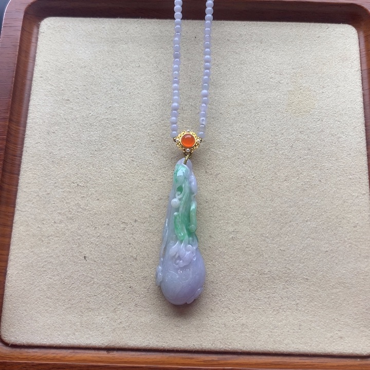 翡翠颈饰未镶嵌翡翠福瓜