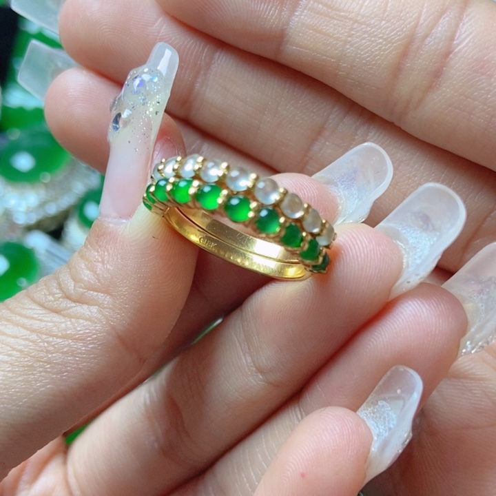 翡翠颈饰18K金镶嵌            