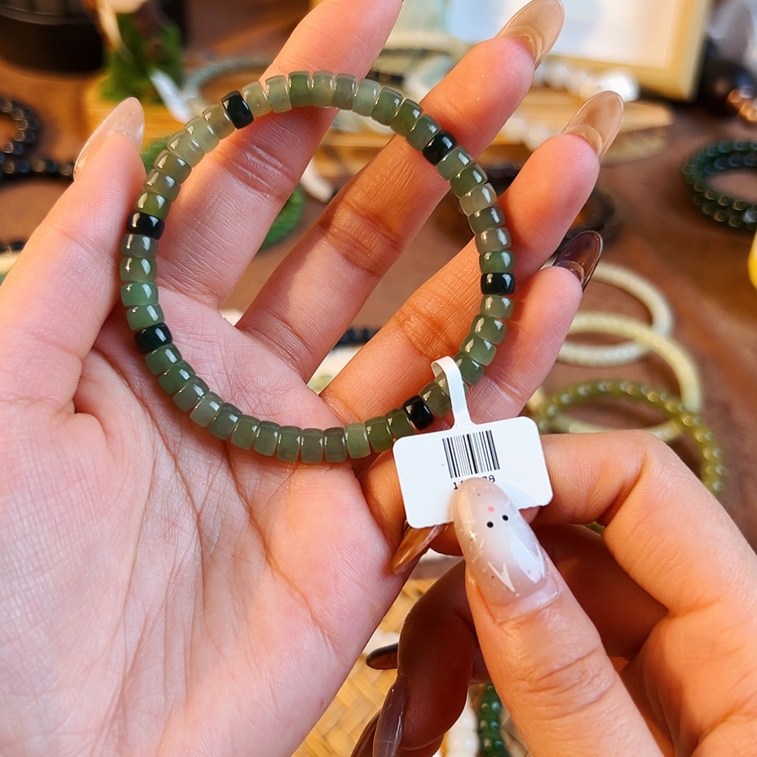 和田玉未镶嵌手串