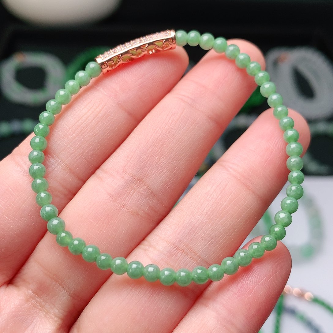 翡翠手链未镶嵌翡翠