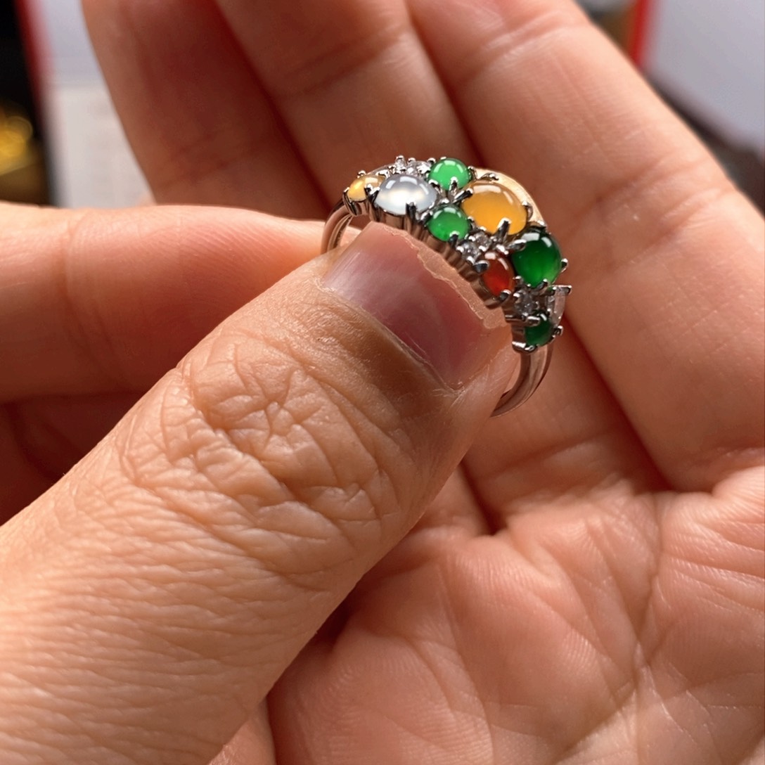 翡翠颈饰银S925镶嵌翡翠戒指