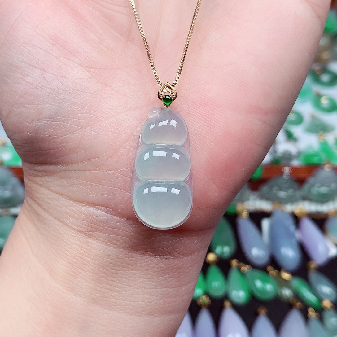 翡翠颈饰18K金镶嵌天然翡翠A货