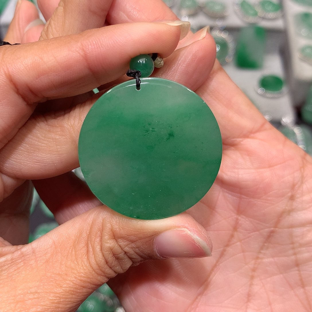 颈饰银S925镶嵌石英质玉（非洲翠）