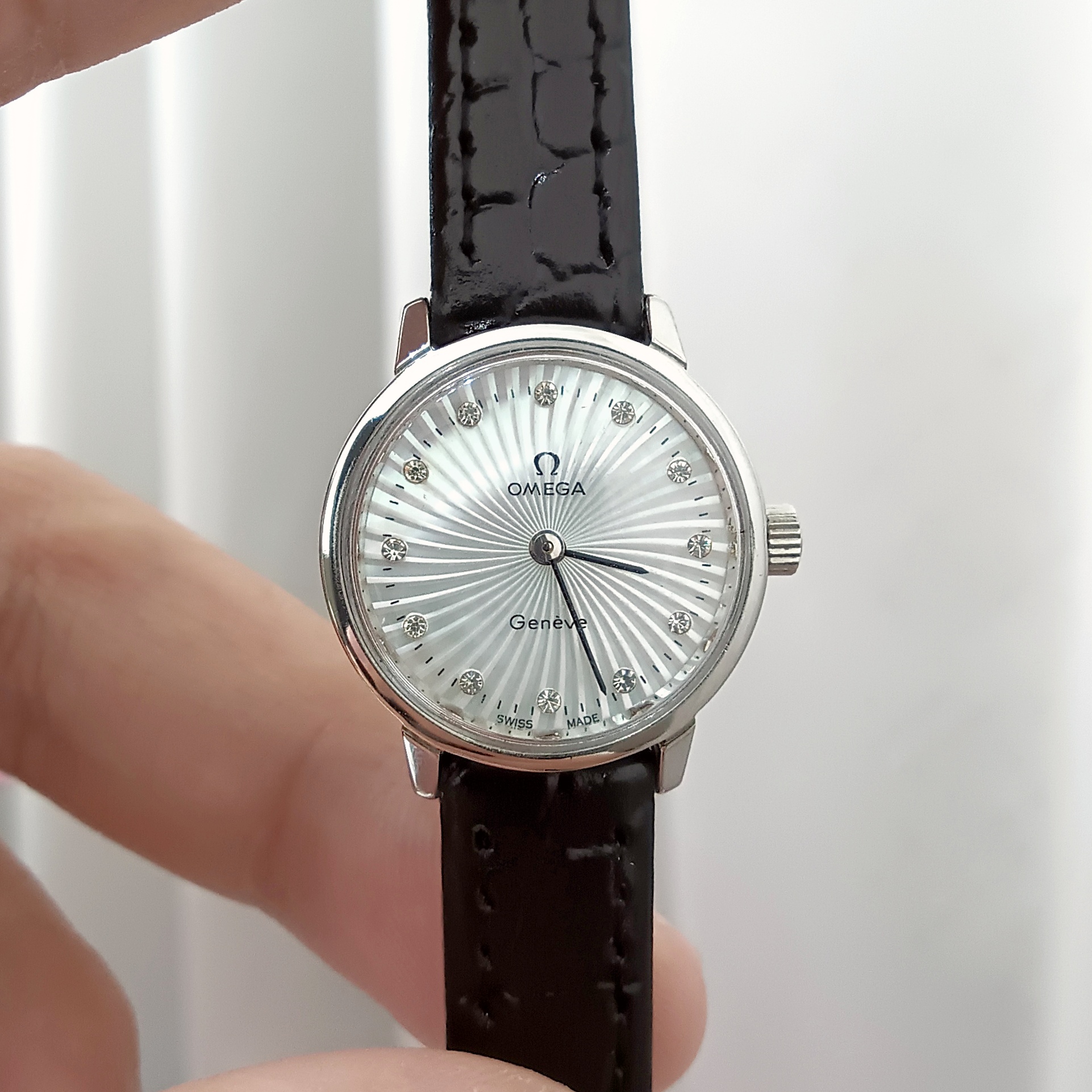 95新 Omega/欧米茄 手动机械表后镶钻盘22带11/256102320