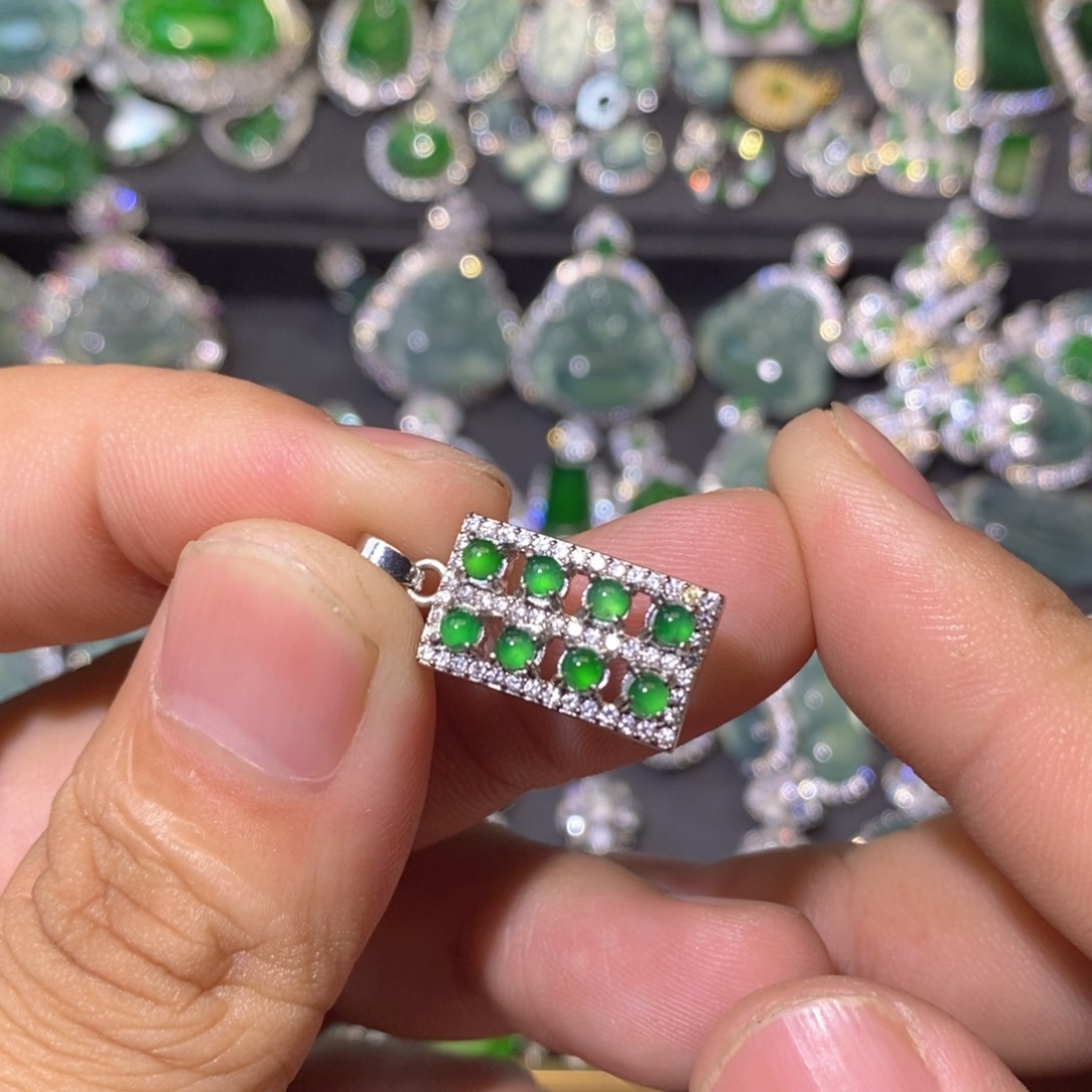 翡翠未镶嵌颈饰天然