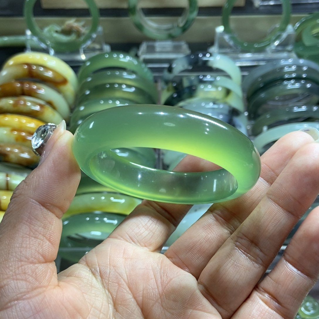 蛇纹石玉手镯未镶嵌A****?54