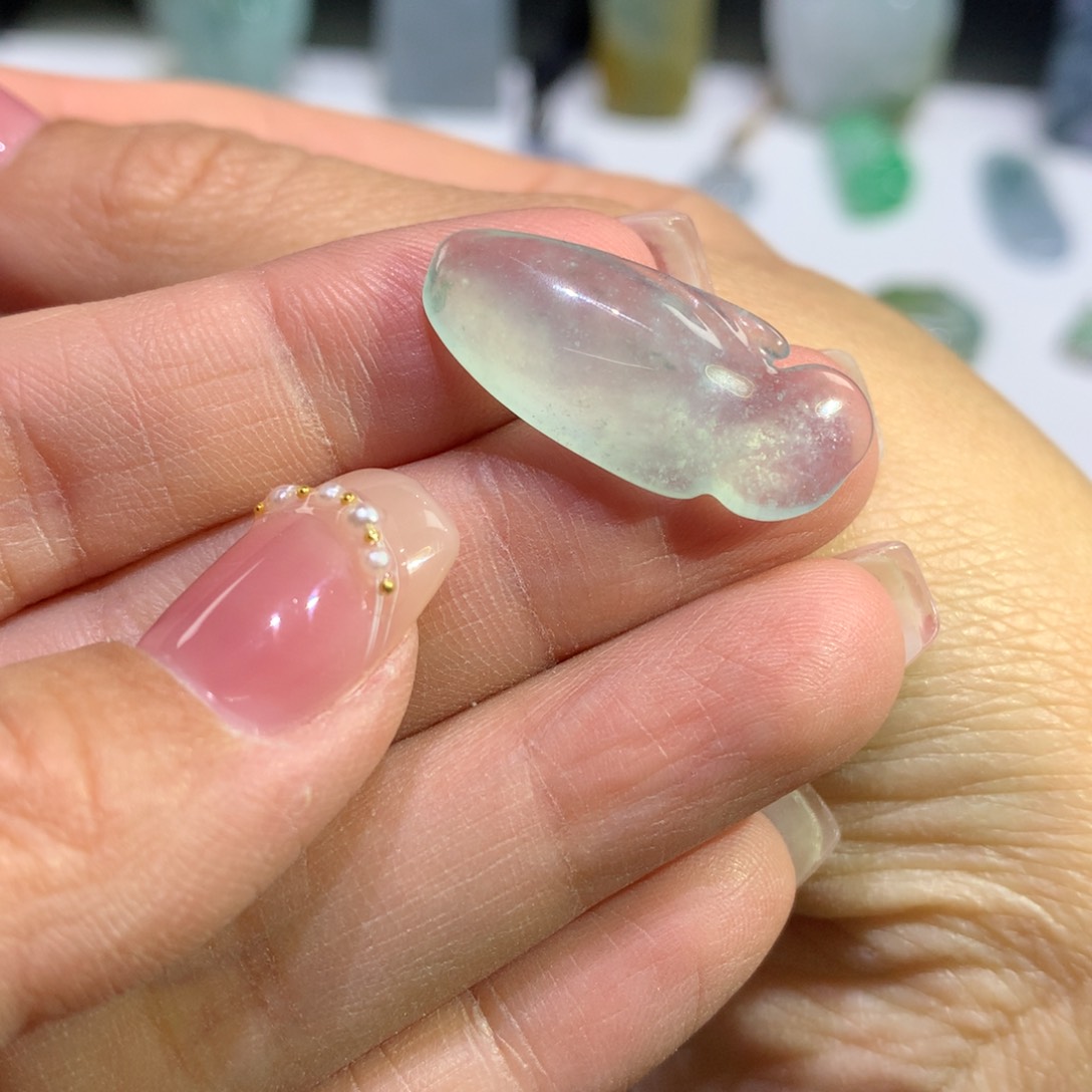 翡翠颈饰未镶嵌金鱼
