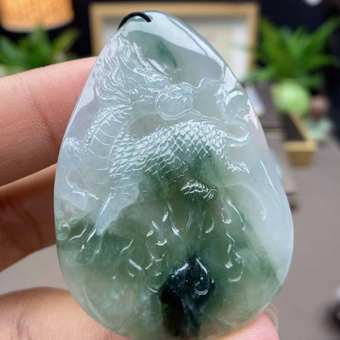 翡翠未镶嵌颈饰吊坠