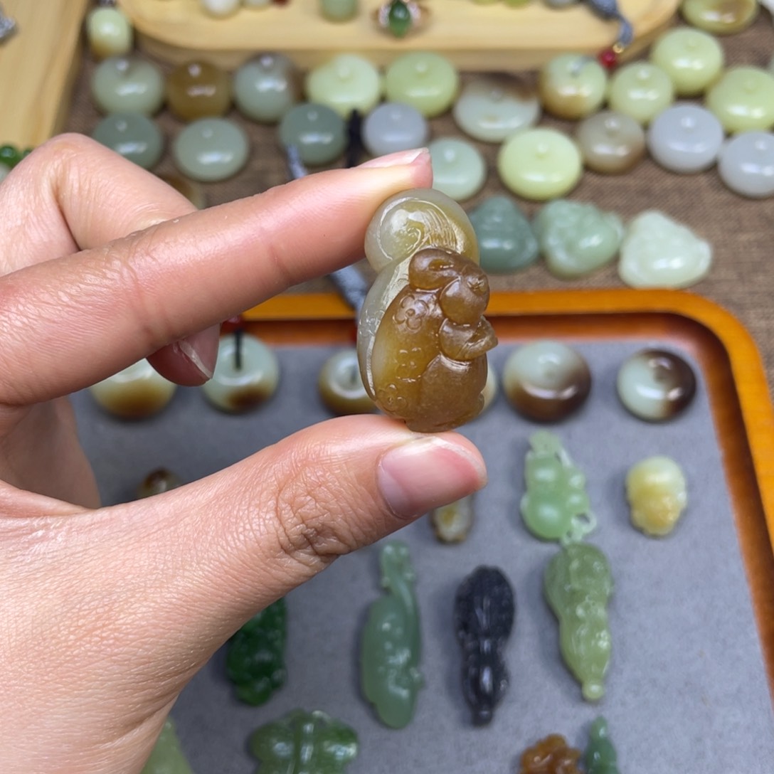 未镶嵌和田玉手链