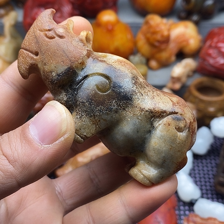 未镶嵌蛇纹石玉颈饰