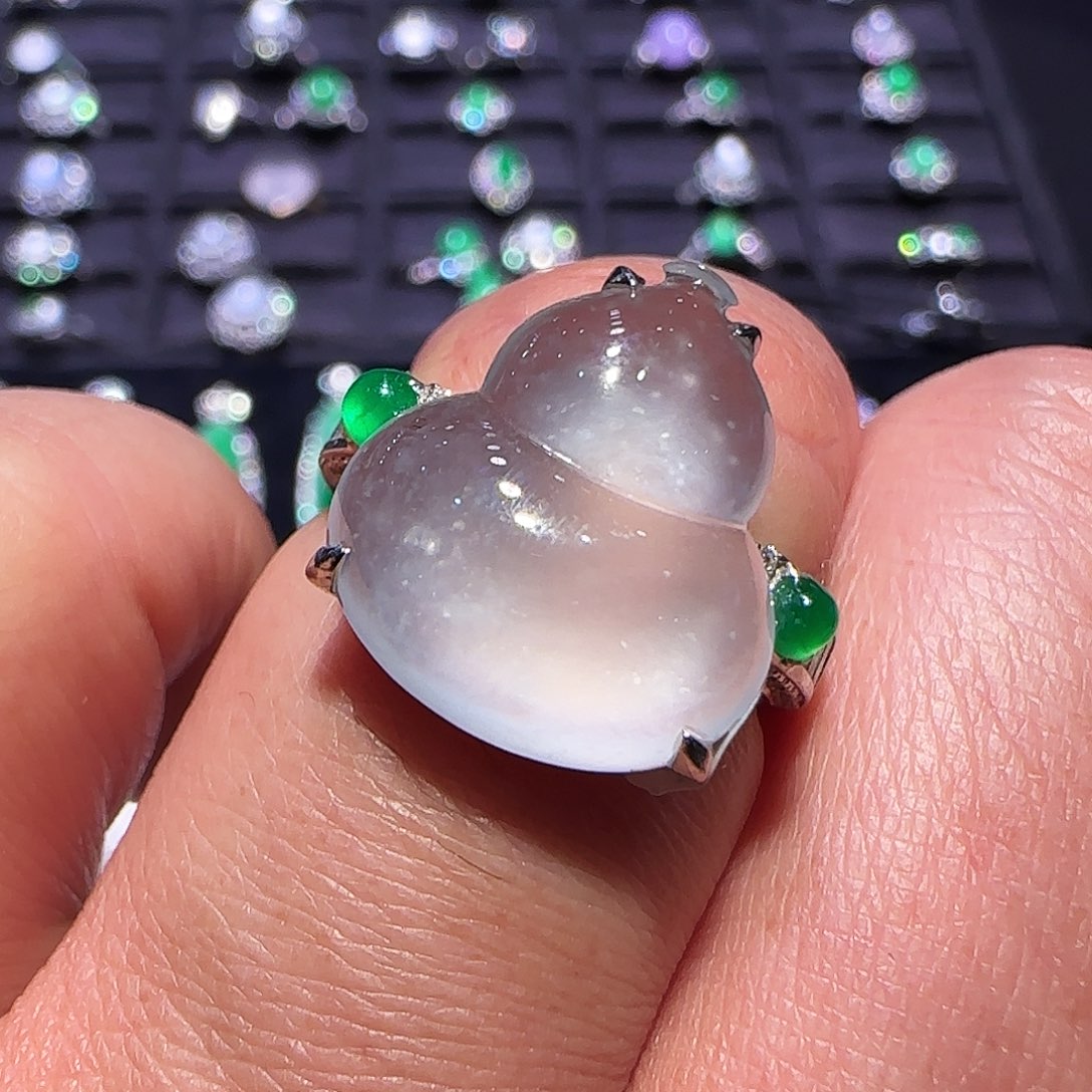 翡翠18K金镶嵌耳饰