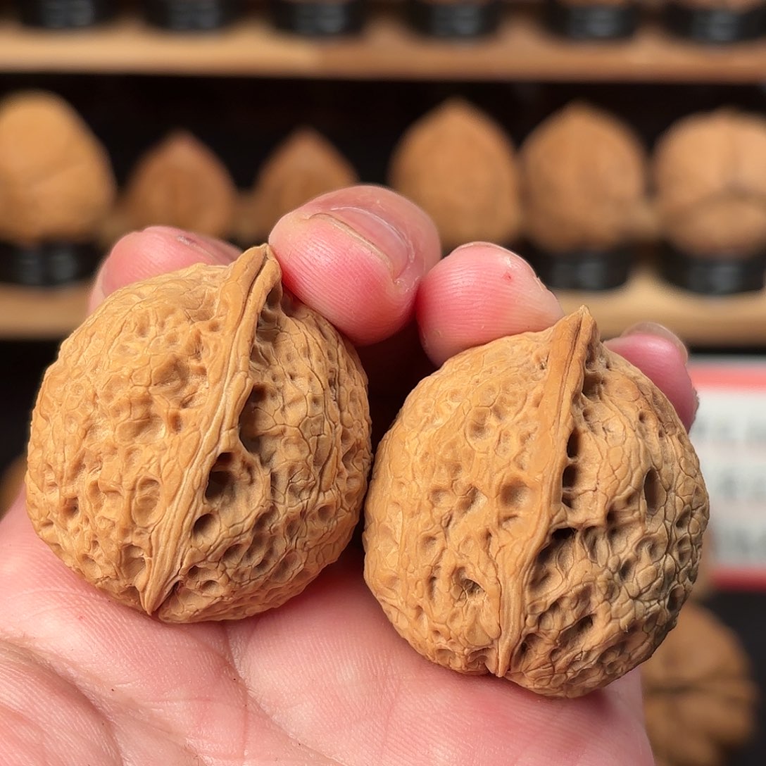 文玩核桃吊坠鼻烟壶