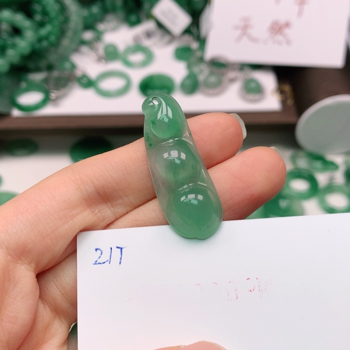 石英质玉颈饰未镶嵌静****-