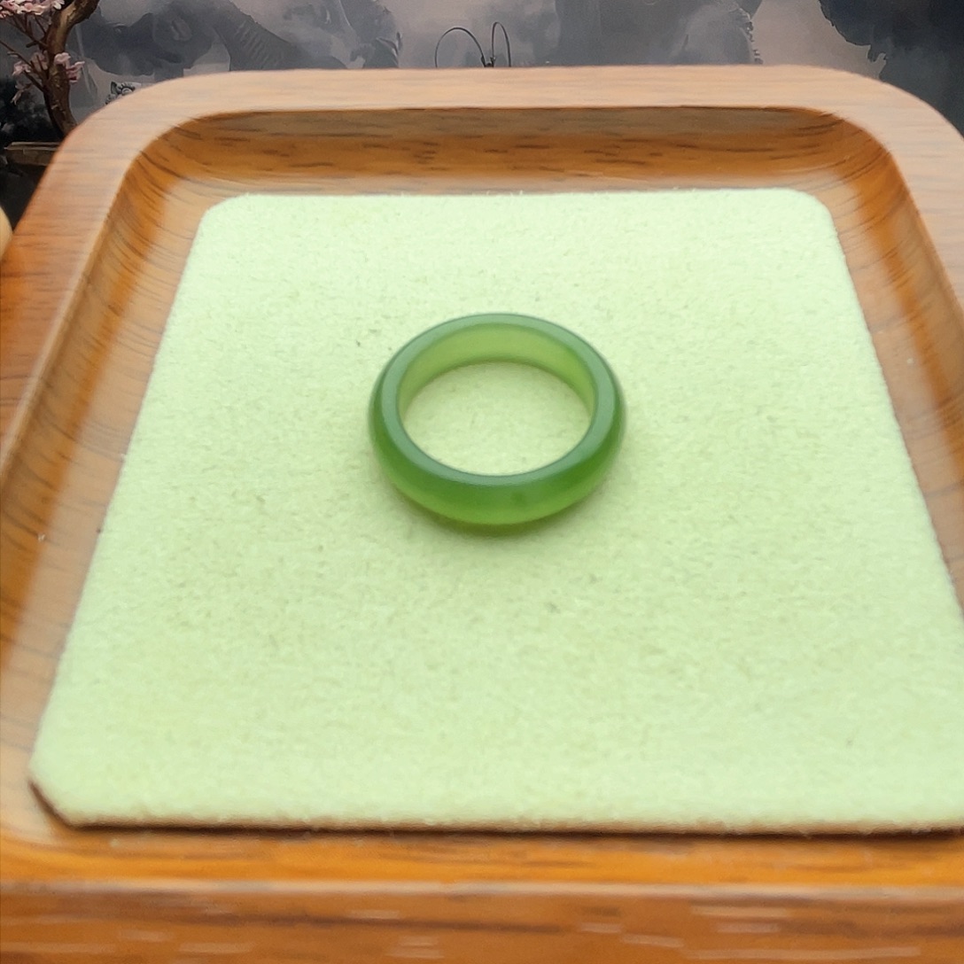 和田玉戒指未镶嵌碧玉无黑点果绿色14号