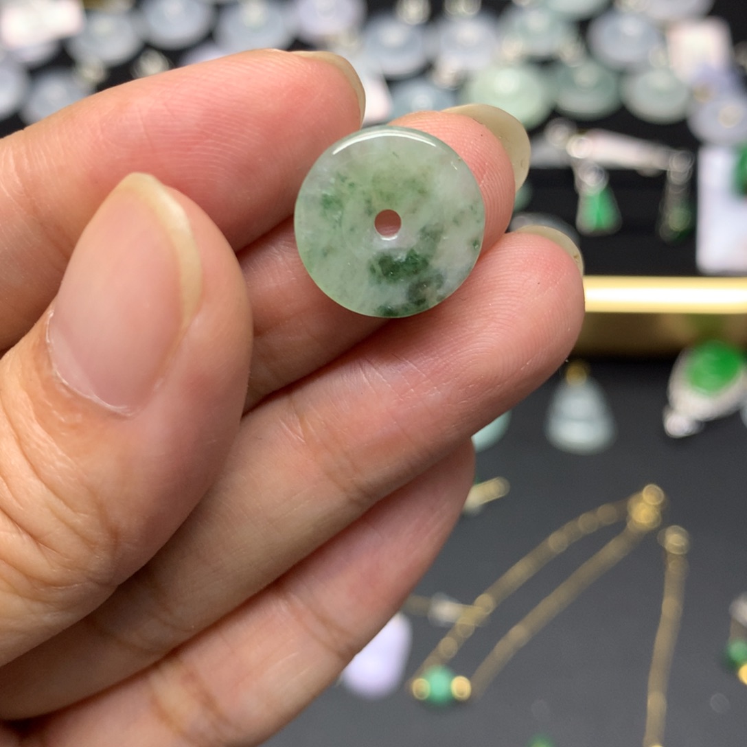 吊坠(不含链)未镶嵌翡翠有纹裂