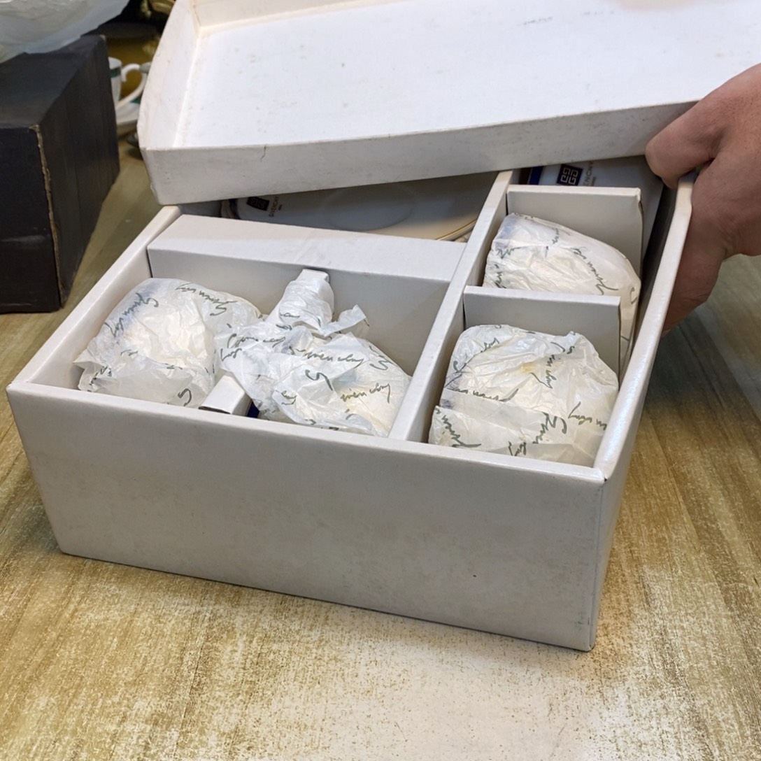 张****易雅集工艺品有限公司
