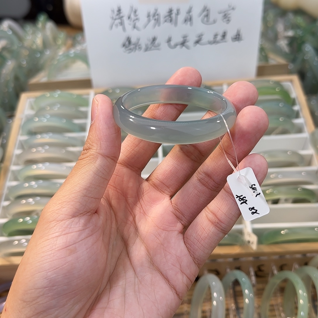 玛瑙/玉髓未镶嵌手镯圈口50.3