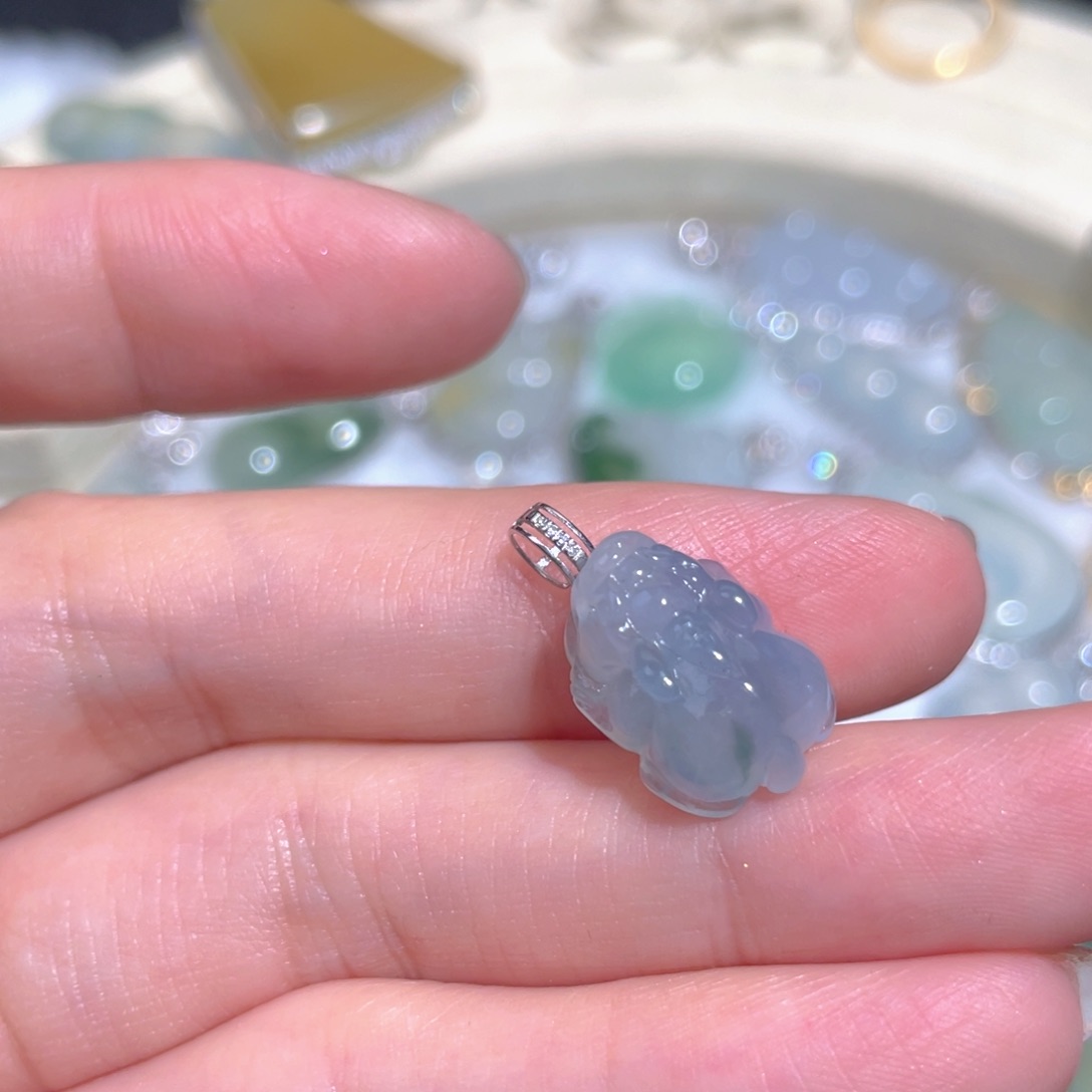 翡翠颈饰18K金镶嵌翡翠