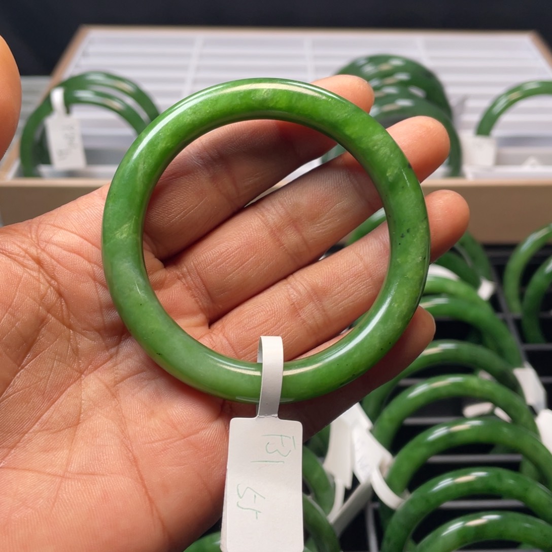 和田玉（碧玉）手镯未镶嵌