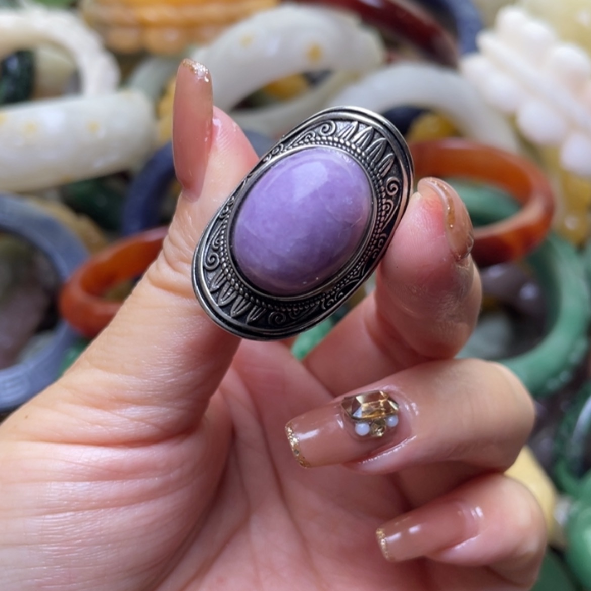 【闪购商品】未镶嵌手镯（圆镯）石英质玉