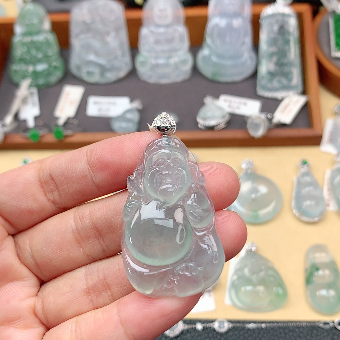 翡翠颈饰18K金镶嵌财神爷