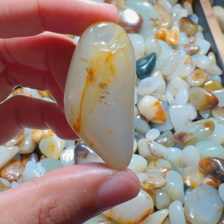 颈饰未镶嵌和田玉（糖玉）24克