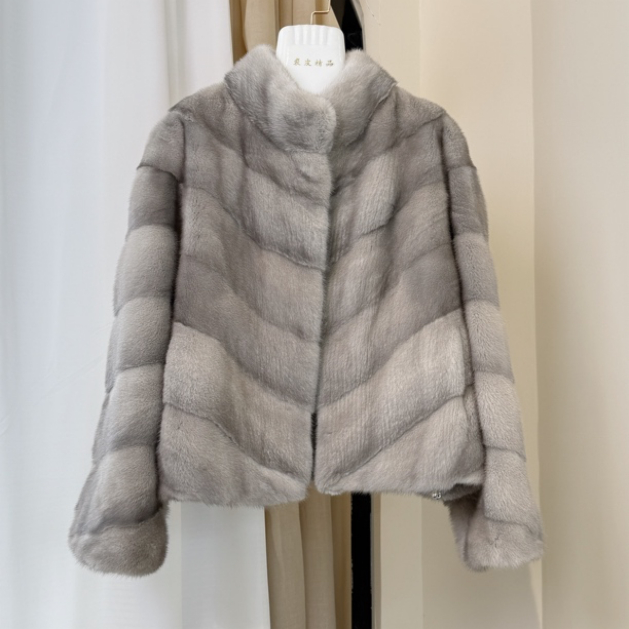 网红赫拉小姐款立领斜排2025进口水貂皮草短二天鹅绒整貂网红直播