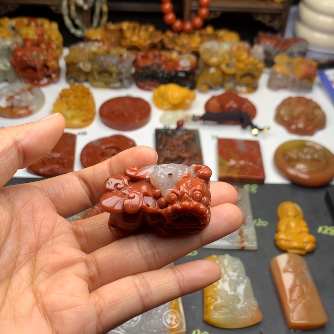 石英质玉（黄龙玉）挂件未镶嵌?*欢