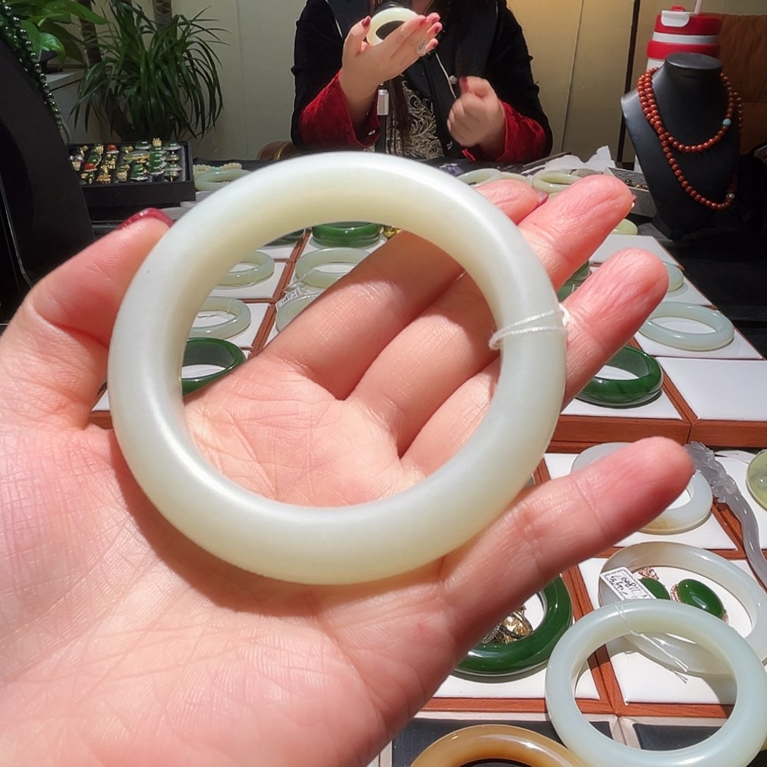 未镶嵌手镯和田玉B****i