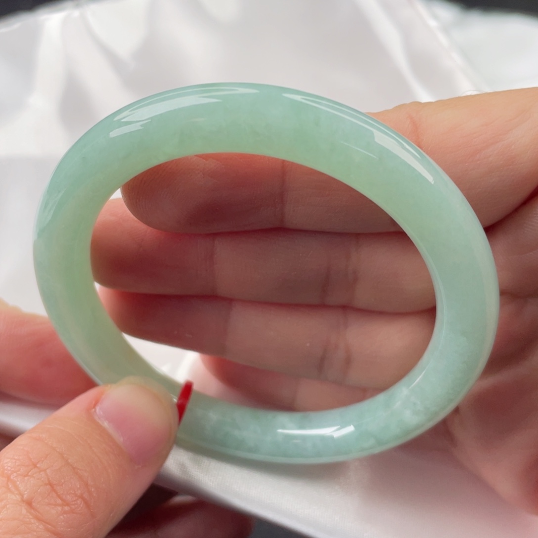 翡翠手镯未镶嵌53圈口