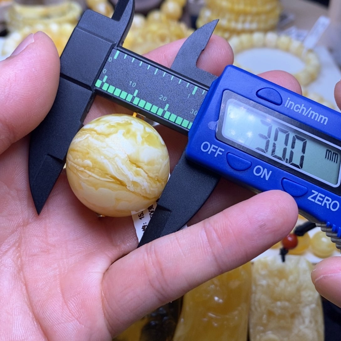 【闪购商品】蜜蜡裸石未镶嵌晨*傅30+圆珠