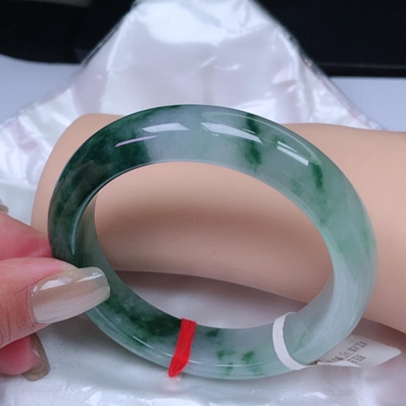 【闪购商品】翡翠手镯未镶嵌，