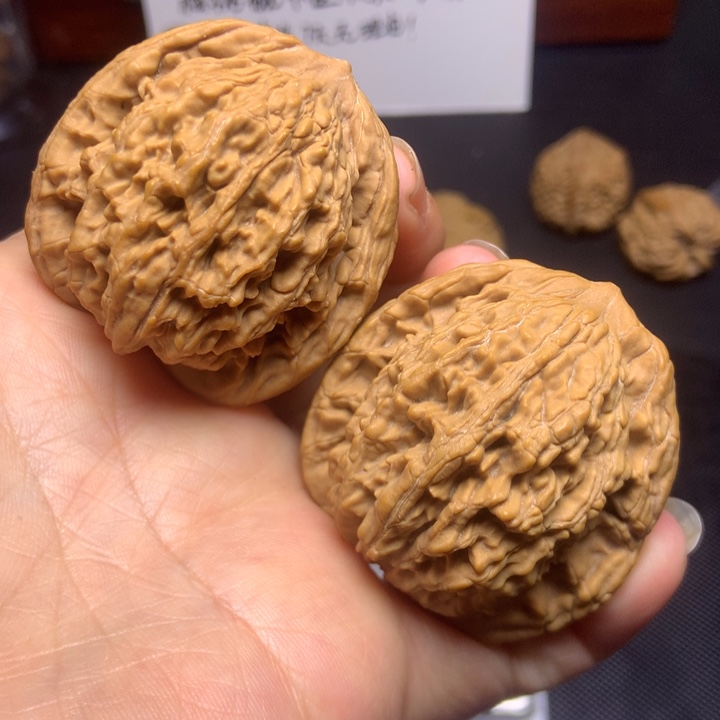 文玩核桃把件文玩核桃麦穗虎头43尺