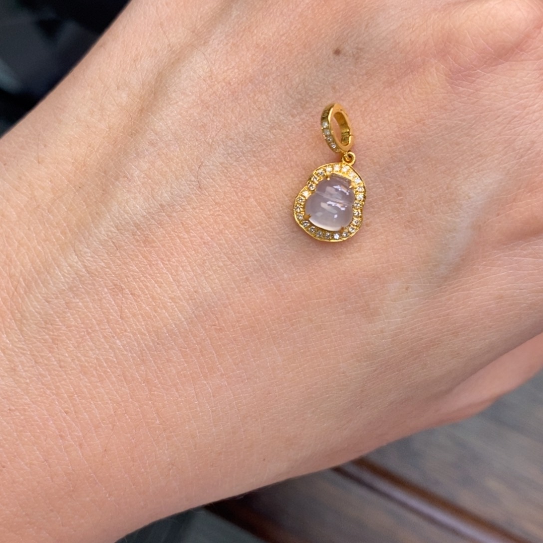 帅***窝翡翠18K金镶嵌颈饰翡翠