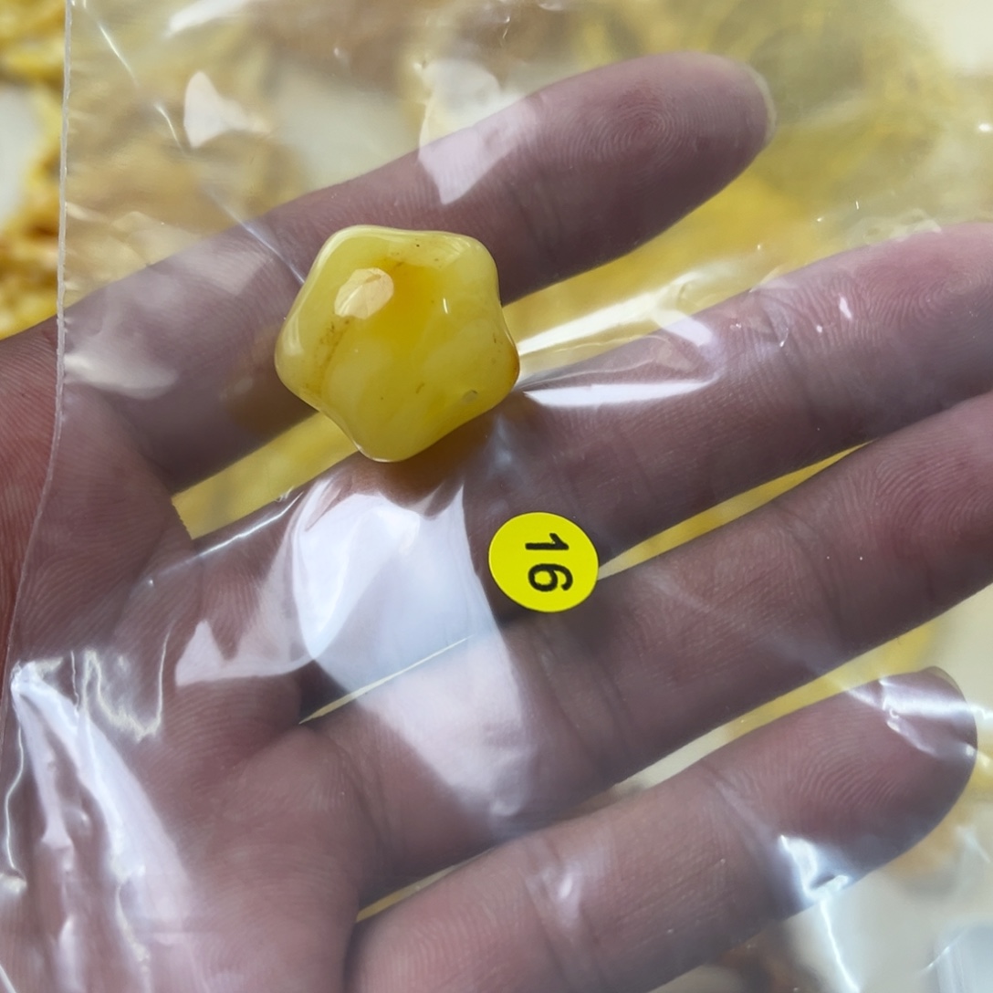 琥珀未镶嵌珠宝奇石