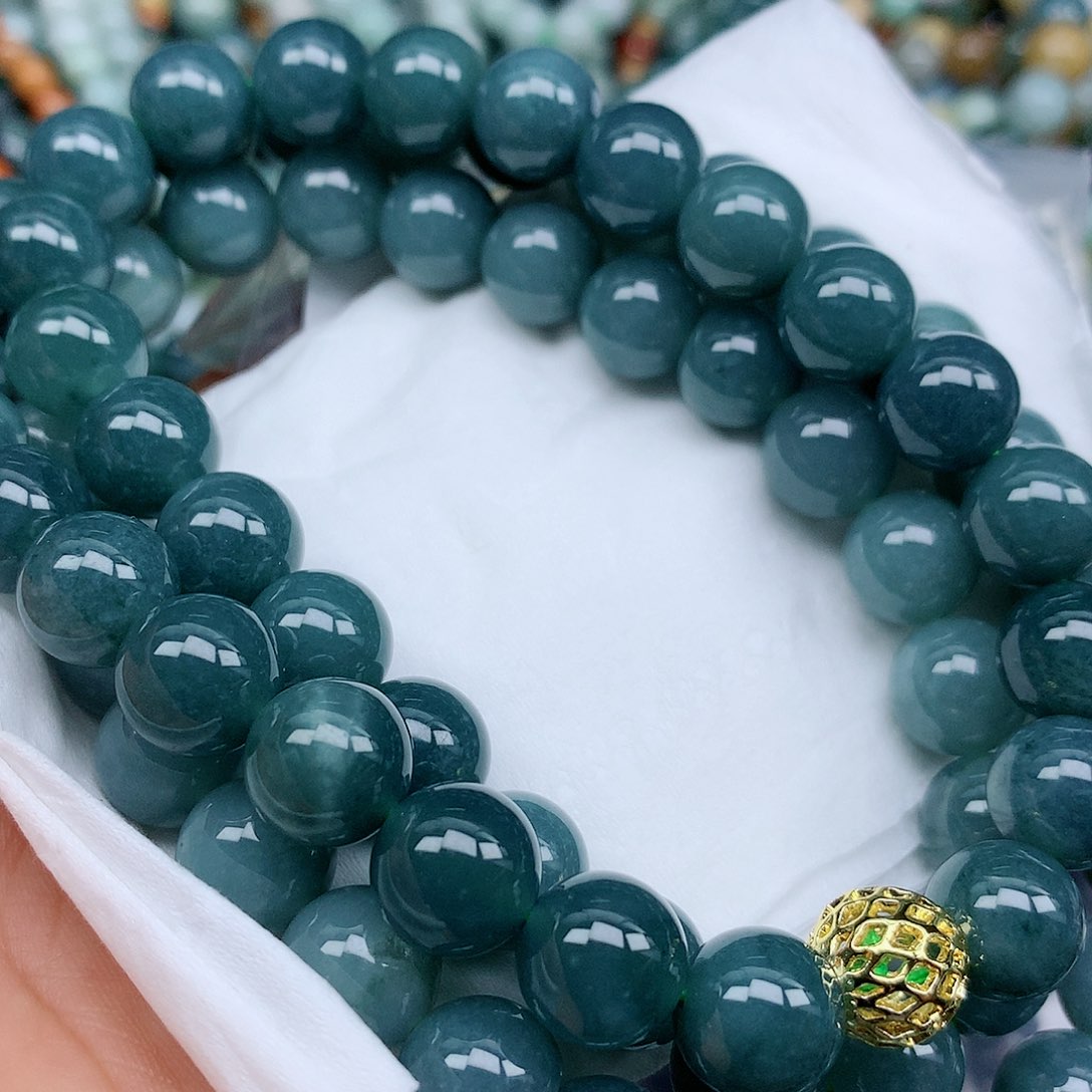 翡翠颈饰未镶嵌手串