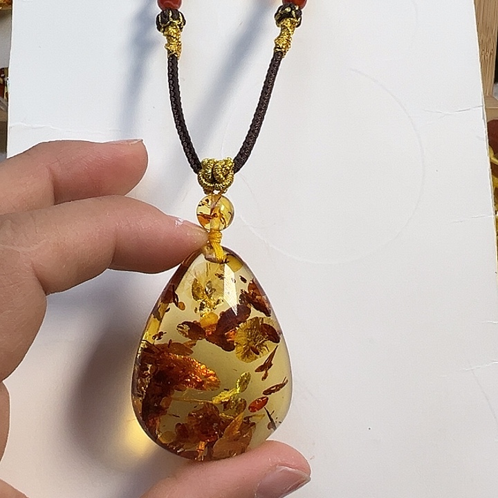 琥珀（花珀）颈饰未镶嵌