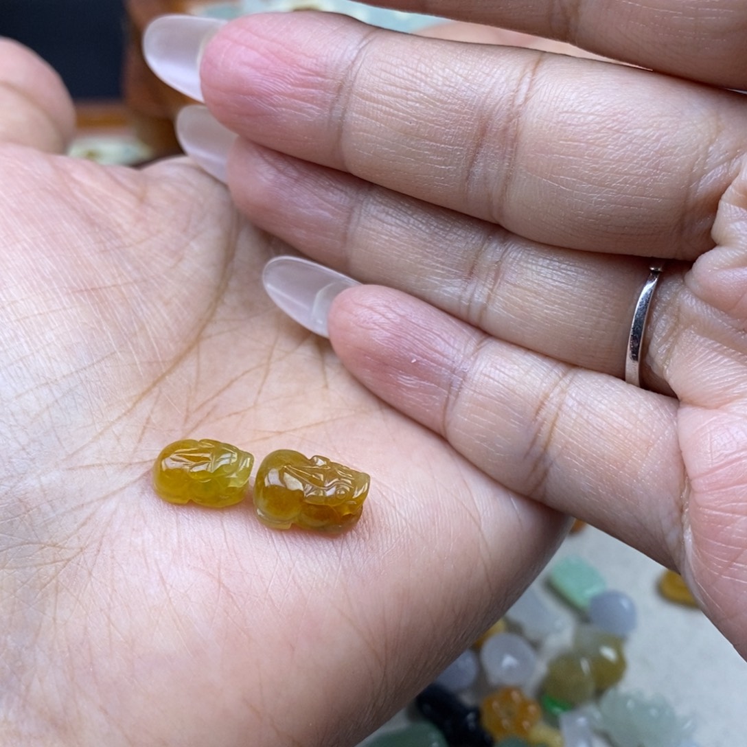 空***～翡翠未镶嵌挂件翡翠