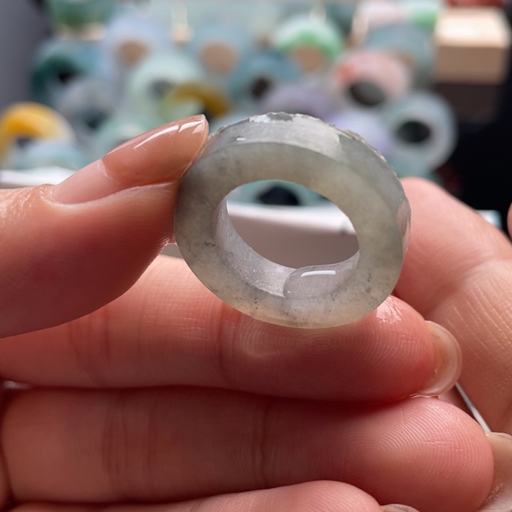 定制翡翠未镶嵌戒指