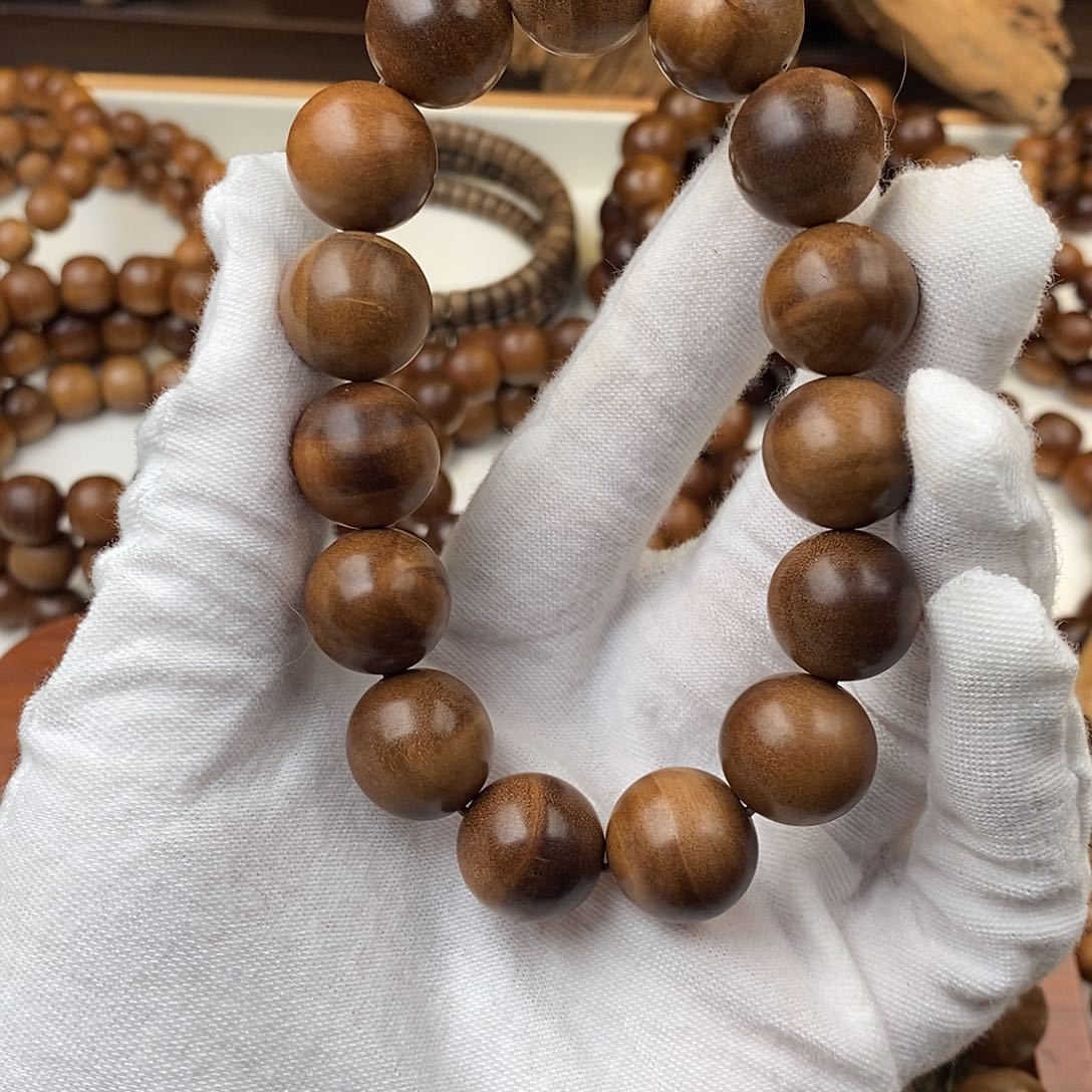 丫***爷无事牌檀香木1.5留疤印度迈索尔檀香老料